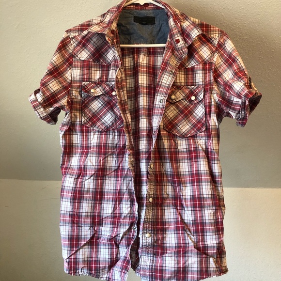 Forever 21 Other - Men’s Red White snap button Short Sleeve Shirt